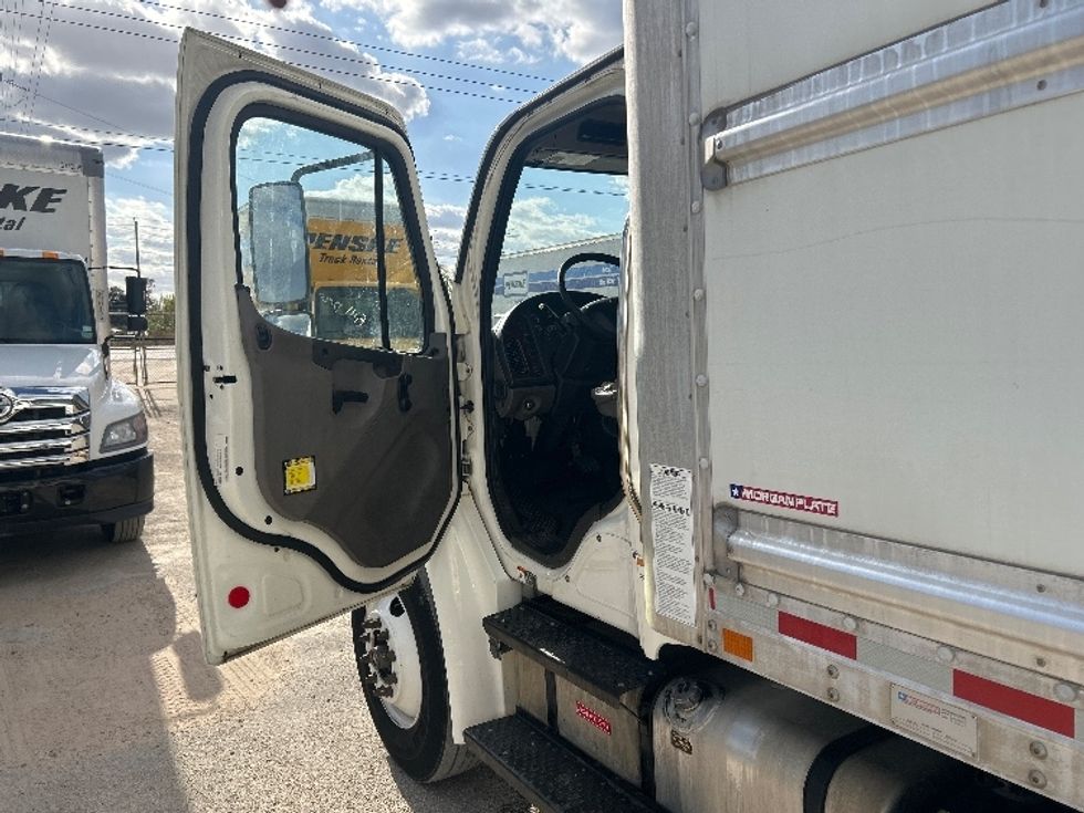 Medium Duty Box Truck-Light and Medium Duty Trucks-Freightliner-2020-M2-Katy-TX-145,985\n\t\tmiles-$ 55,750 - Image 16
