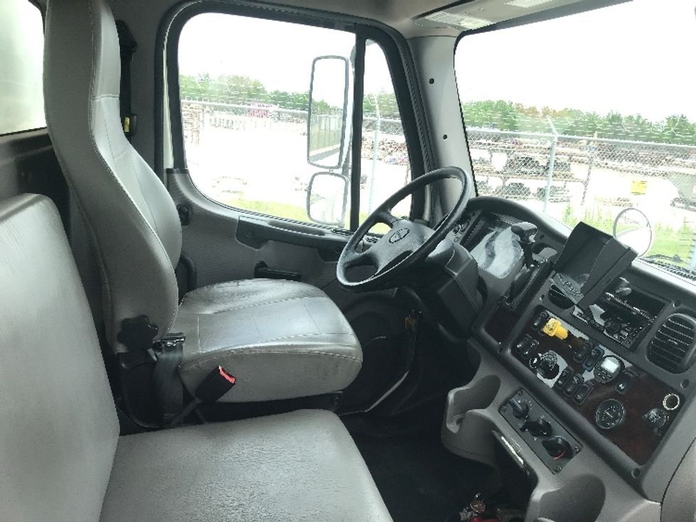 Medium Duty Box Truck-Light and Medium Duty Trucks-Freightliner-2020-M2-Katy-TX-88,995\n\t\tmiles-$ 65,000 - Image 22