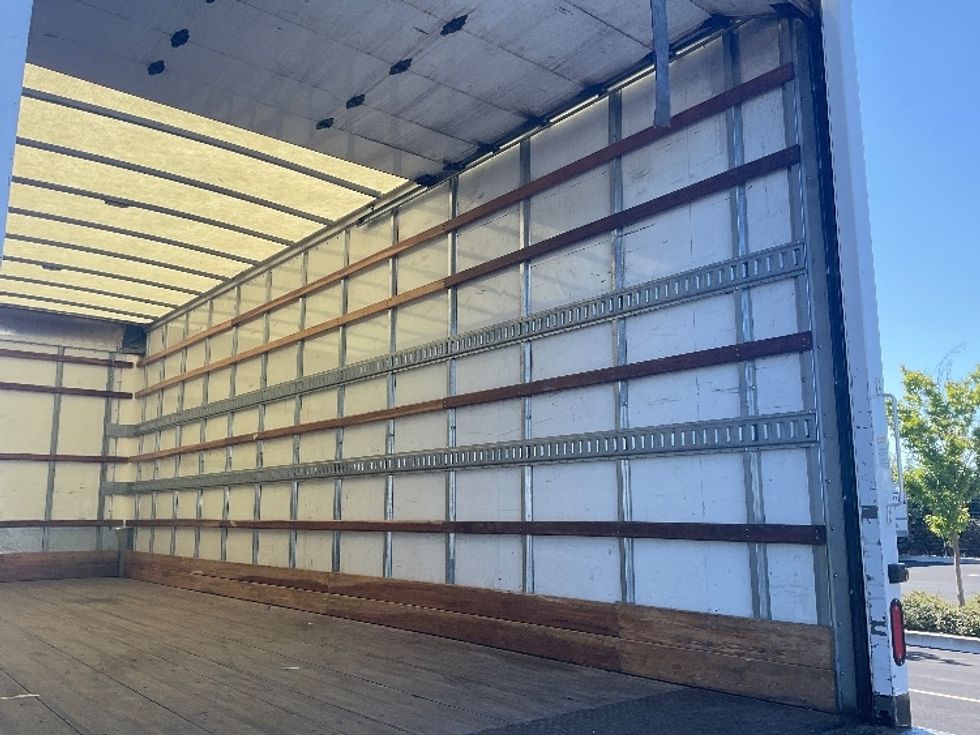 Medium Duty Box Truck-Light and Medium Duty Trucks-Freightliner-2020-M2-Kent-WA-123,144\n\t\tmiles-$ 68,500 - Image 12