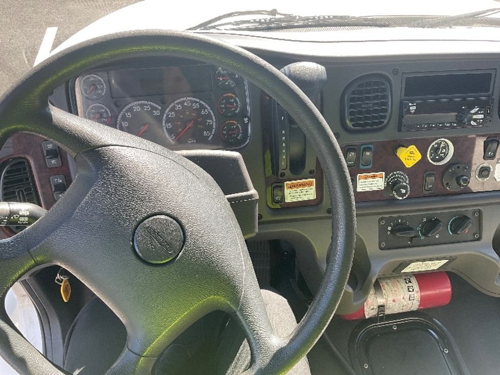 Medium Duty Box Truck-Light and Medium Duty Trucks-Freightliner-2020-M2-Kent-WA-123,144\n\t\tmiles-$ 68,500 - Image 18