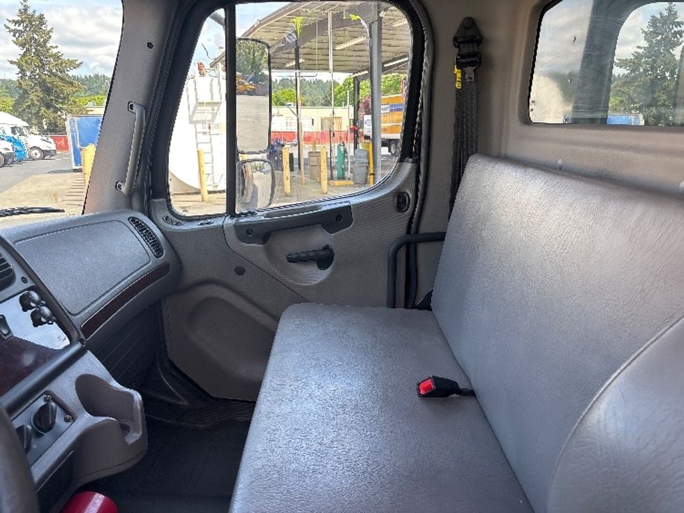 Medium Duty Box Truck-Light and Medium Duty Trucks-Freightliner-2020-M2-Kent-WA-96,942\n\t\tmiles-$ 62,250 - Image 19