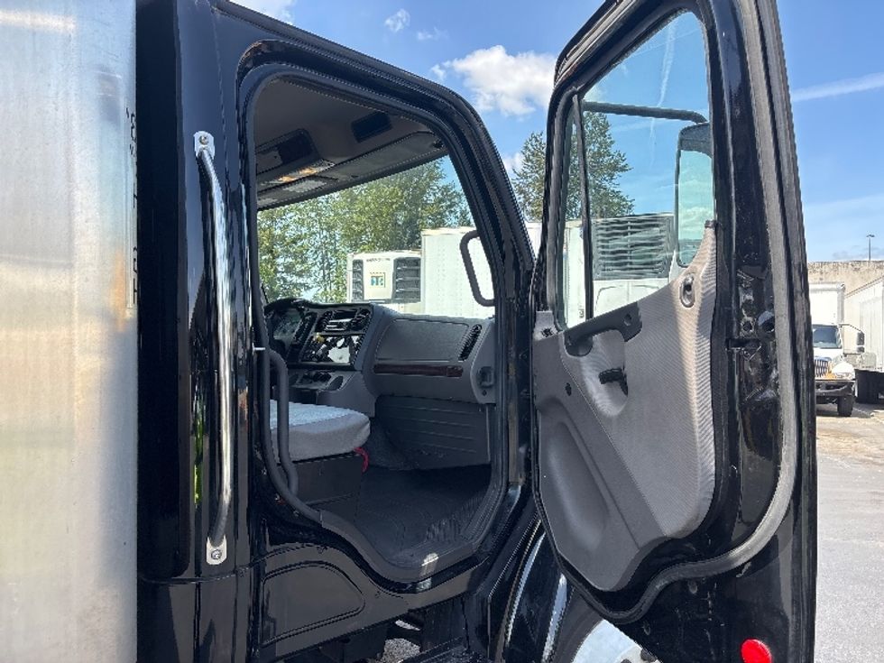 Medium Duty Box Truck-Light and Medium Duty Trucks-Freightliner-2020-M2-Kent-WA-96,942\n\t\tmiles-$ 62,250 - Image 20