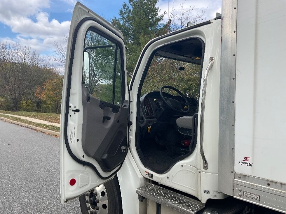 Medium Duty Box Truck-Light and Medium Duty Trucks-Freightliner-2020-M2-King Of Prussia-PA-290,642\n\t\tmiles-$ 29,500 - Image 16