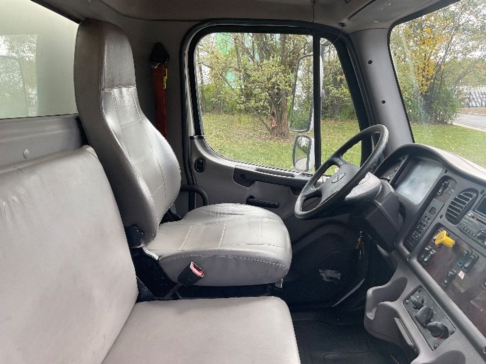 Medium Duty Box Truck-Light and Medium Duty Trucks-Freightliner-2020-M2-King Of Prussia-PA-290,642\n\t\tmiles-$ 29,500 - Image 22
