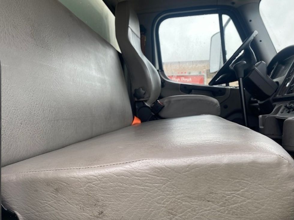 Medium Duty Box Truck-Light and Medium Duty Trucks-Freightliner-2020-M2-King Of Prussia-PA-310,950\n\t\tmiles-$ 23,000 - Image 14