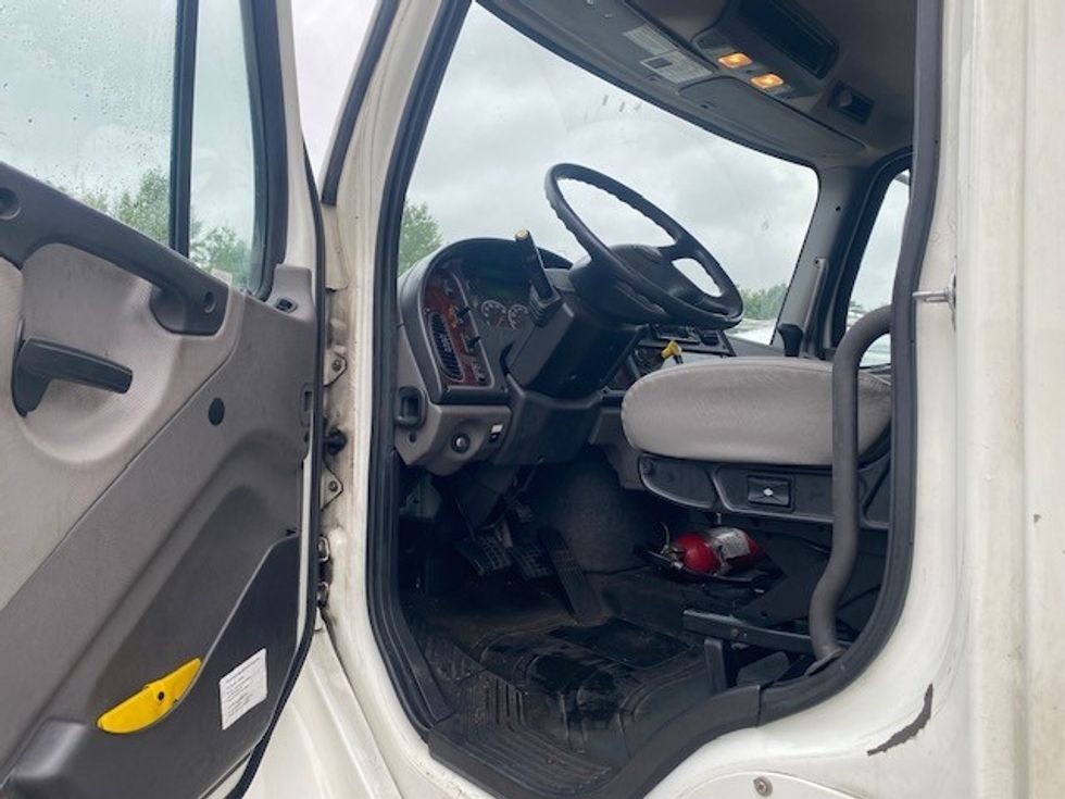 Medium Duty Box Truck-Light and Medium Duty Trucks-Freightliner-2020-M2-King Of Prussia-PA-310,950\n\t\tmiles-$ 23,000 - Image 8