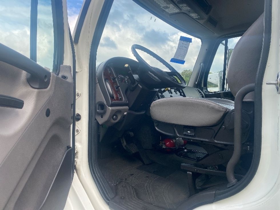 Medium Duty Box Truck-Light and Medium Duty Trucks-Freightliner-2020-M2-King Of Prussia-PA-349,301\n\t\tmiles-$ 23,000 - Image 16
