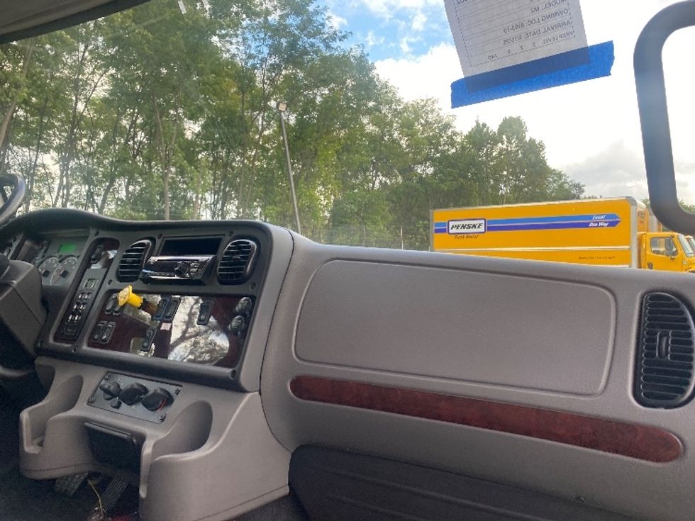 Medium Duty Box Truck-Light and Medium Duty Trucks-Freightliner-2020-M2-King Of Prussia-PA-349,301\n\t\tmiles-$ 23,000 - Image 21