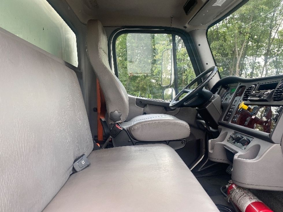 Medium Duty Box Truck-Light and Medium Duty Trucks-Freightliner-2020-M2-King Of Prussia-PA-349,301\n\t\tmiles-$ 23,000 - Image 22