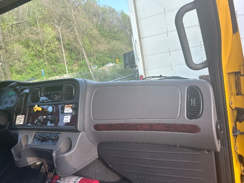 2020 Freightliner M2 106 Medium Duty photo 17