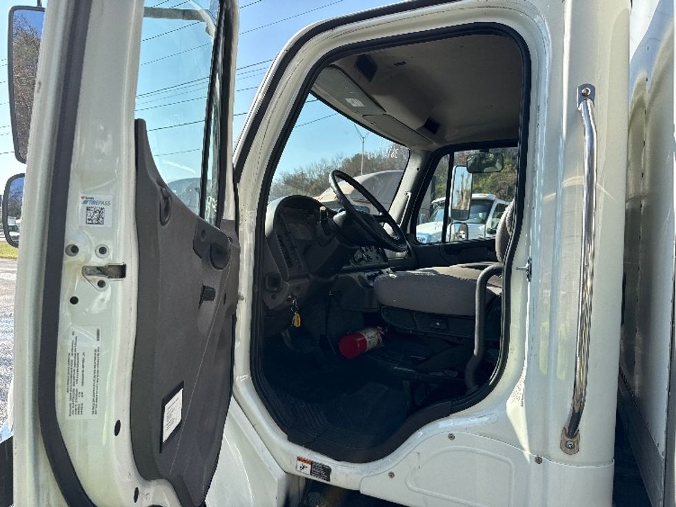 Medium Duty Box Truck-Light and Medium Duty Trucks-Freightliner-2020-M2-Knoxville-TN-241,713\n\t\tmiles-$ 47,000 - Image 16