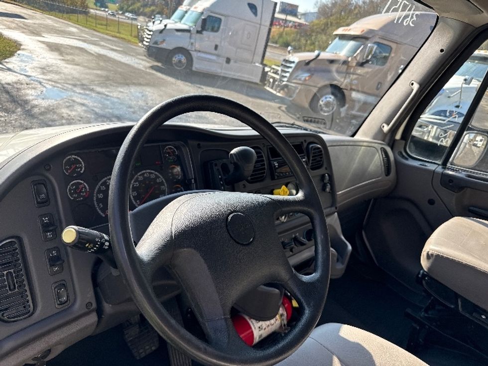 Medium Duty Box Truck-Light and Medium Duty Trucks-Freightliner-2020-M2-Knoxville-TN-241,713\n\t\tmiles-$ 47,000 - Image 17