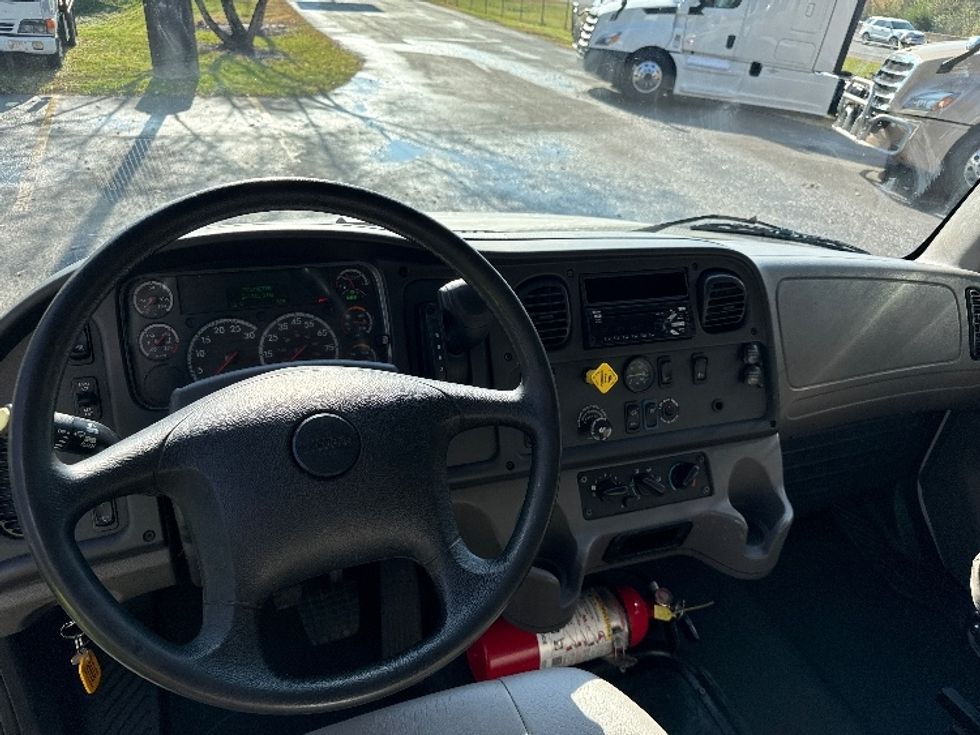 Medium Duty Box Truck-Light and Medium Duty Trucks-Freightliner-2020-M2-Knoxville-TN-241,713\n\t\tmiles-$ 47,000 - Image 18