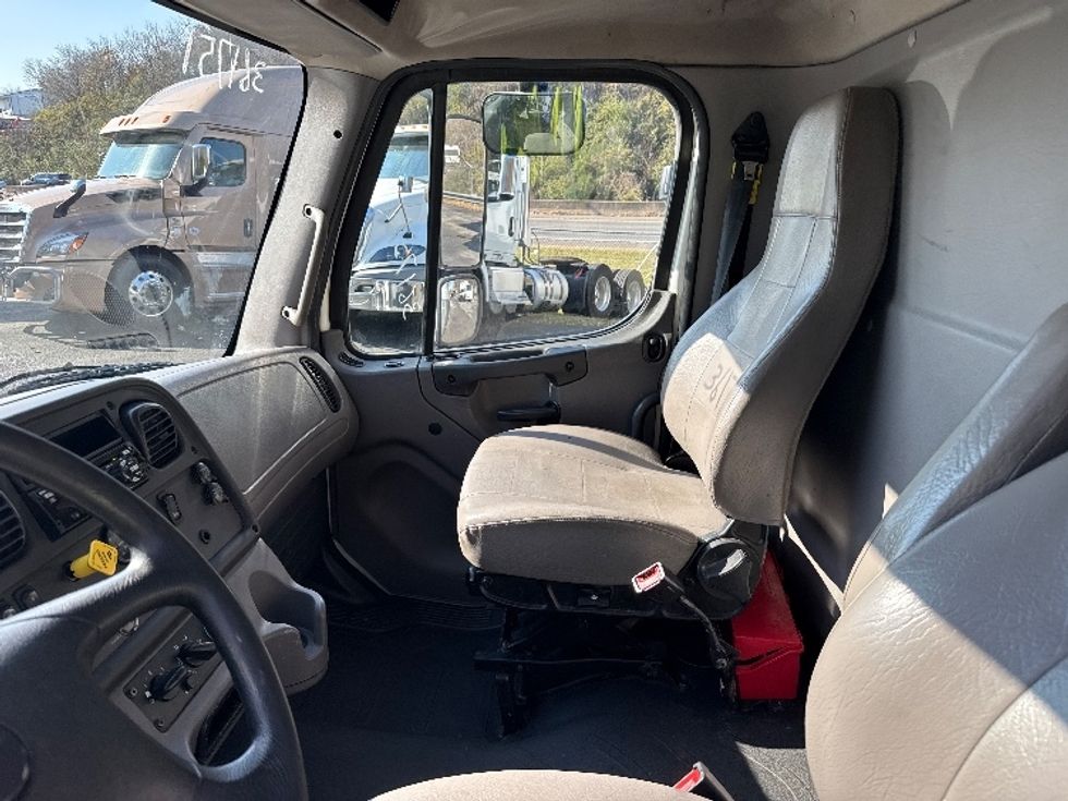 Medium Duty Box Truck-Light and Medium Duty Trucks-Freightliner-2020-M2-Knoxville-TN-241,713\n\t\tmiles-$ 47,000 - Image 19