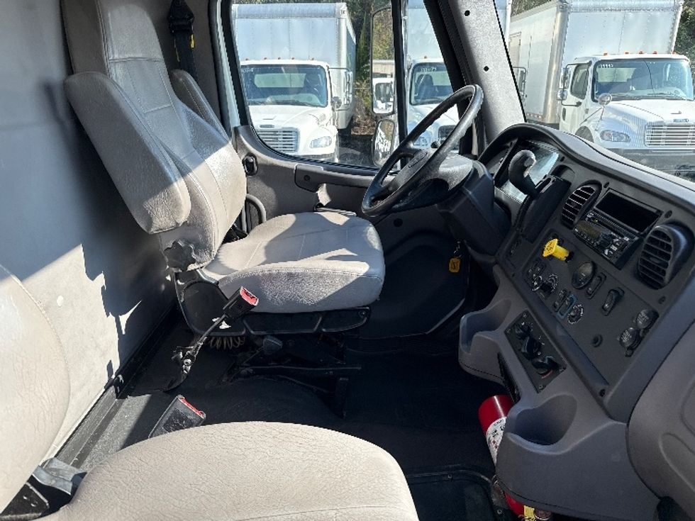 Medium Duty Box Truck-Light and Medium Duty Trucks-Freightliner-2020-M2-Knoxville-TN-241,713\n\t\tmiles-$ 47,000 - Image 22