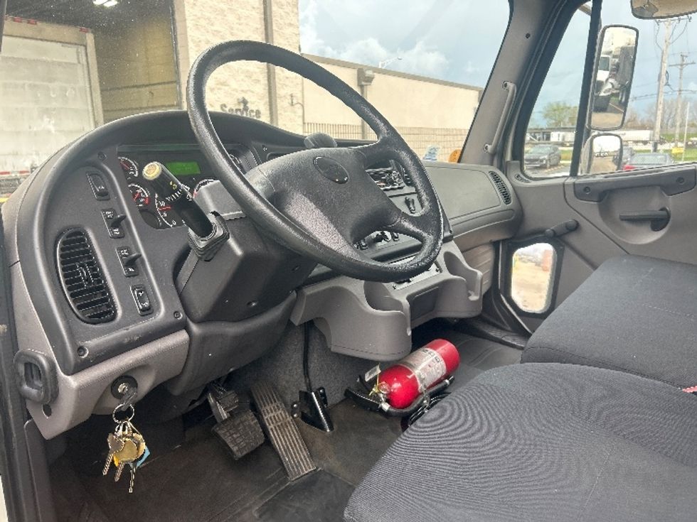 Medium Duty Box Truck-Light and Medium Duty Trucks-Freightliner-2020-M2-La Porte-IN-49,832\n\t\tmiles-$ 61,500 - Image 17