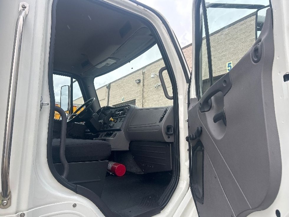 Medium Duty Box Truck-Light and Medium Duty Trucks-Freightliner-2020-M2-La Porte-IN-49,832\n\t\tmiles-$ 61,500 - Image 20