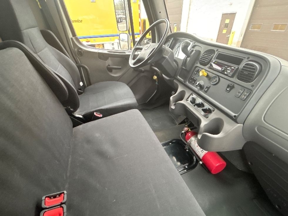 Medium Duty Box Truck-Light and Medium Duty Trucks-Freightliner-2020-M2-La Porte-IN-49,832\n\t\tmiles-$ 61,500 - Image 22
