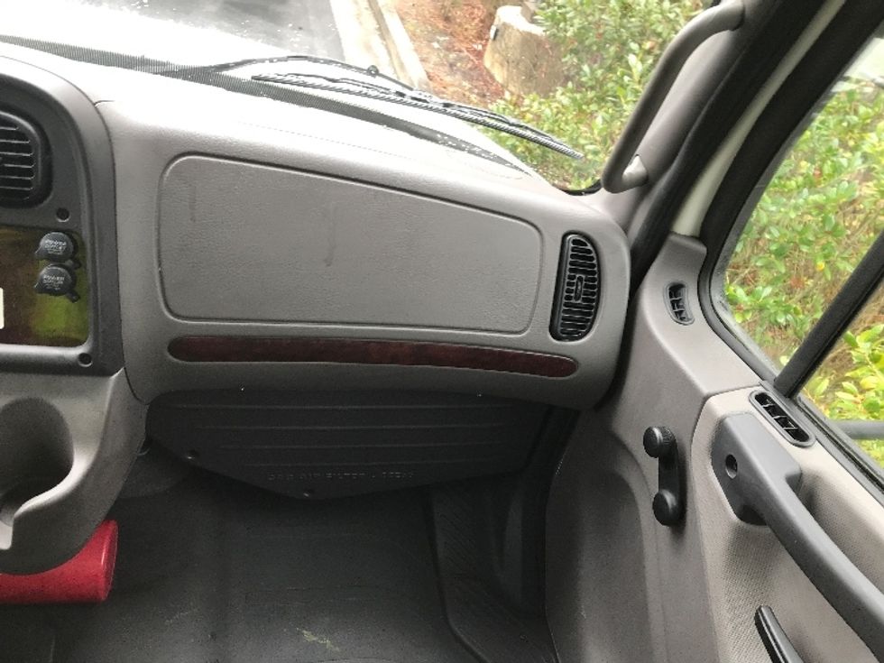 Medium Duty Box Truck-Light and Medium Duty Trucks-Freightliner-2020-M2-Ladson-SC-175,048\n\t\tmiles-$ 51,250 - Image 21