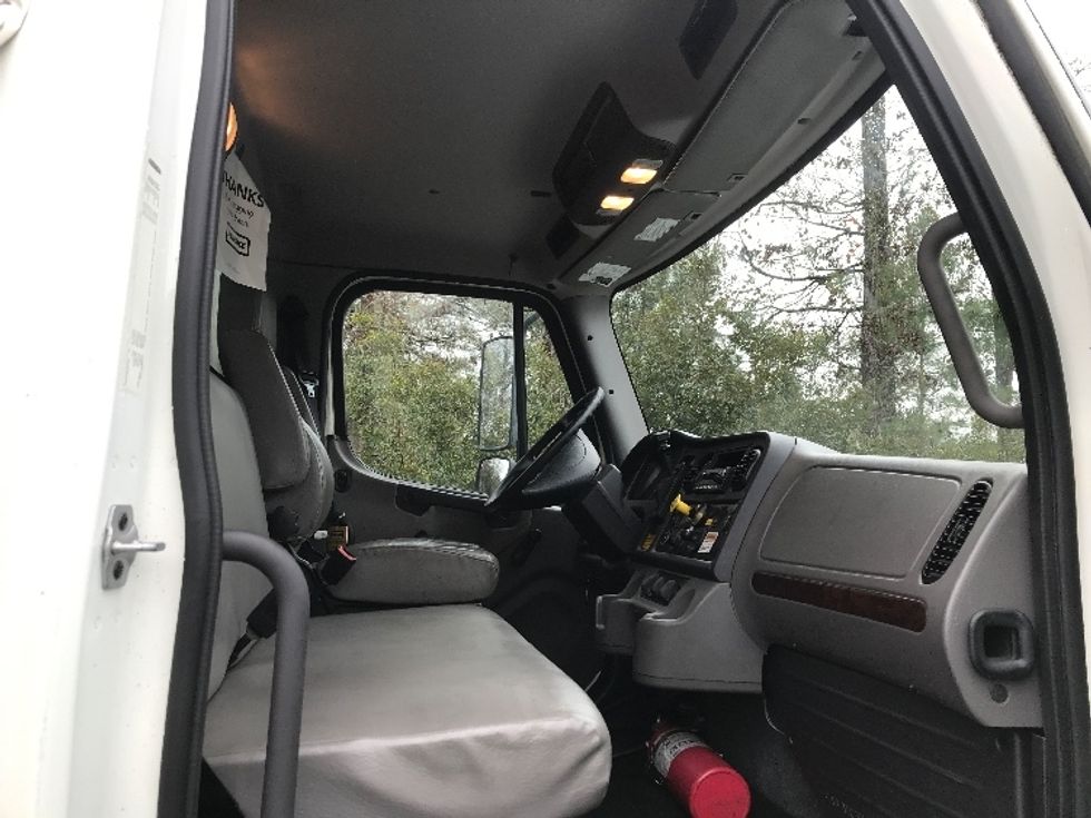 Medium Duty Box Truck-Light and Medium Duty Trucks-Freightliner-2020-M2-Ladson-SC-175,048\n\t\tmiles-$ 51,250 - Image 22