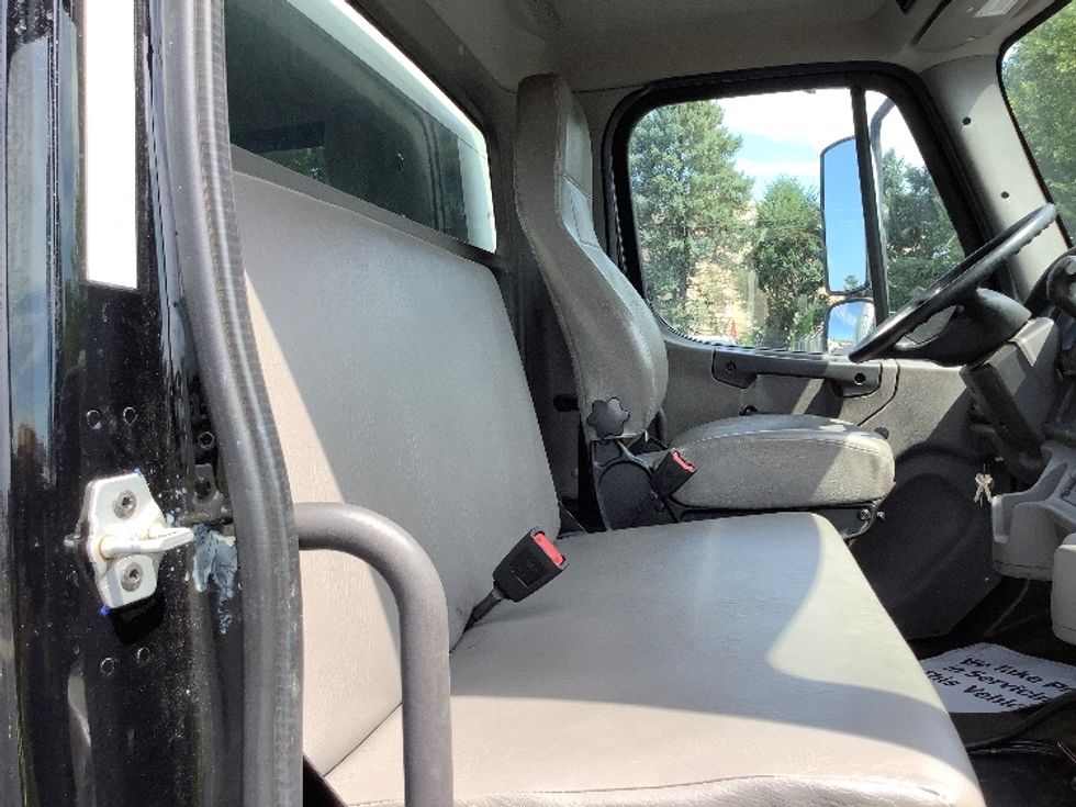 Medium Duty Box Truck-Light and Medium Duty Trucks-Freightliner-2020-M2-Lancaster-PA-100,762\n\t\tmiles-$ 69,750 - Image 22
