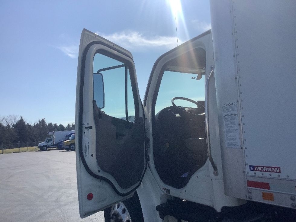 Medium Duty Box Truck-Light and Medium Duty Trucks-Freightliner-2020-M2-Lancaster-PA-237,533\n\t\tmiles-$ 36,250 - Image 16
