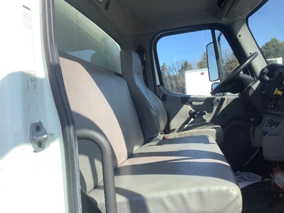 Medium Duty Box Truck-Light and Medium Duty Trucks-Freightliner-2020-M2-Lancaster-PA-237,533\n\t\tmiles-$ 36,250 - Image 21