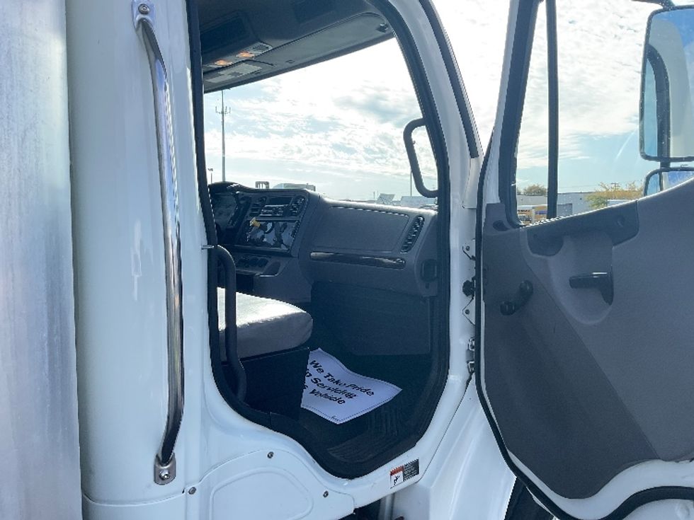 Medium Duty Box Truck-Light and Medium Duty Trucks-Freightliner-2020-M2-Lansing-MI-101,180\n\t\tmiles-$ 67,500 - Image 20