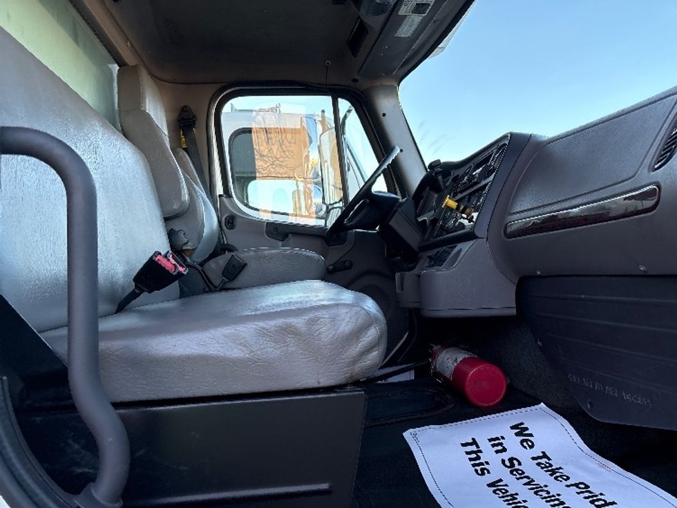 Medium Duty Box Truck-Light and Medium Duty Trucks-Freightliner-2020-M2-Lansing-MI-101,180\n\t\tmiles-$ 67,500 - Image 22