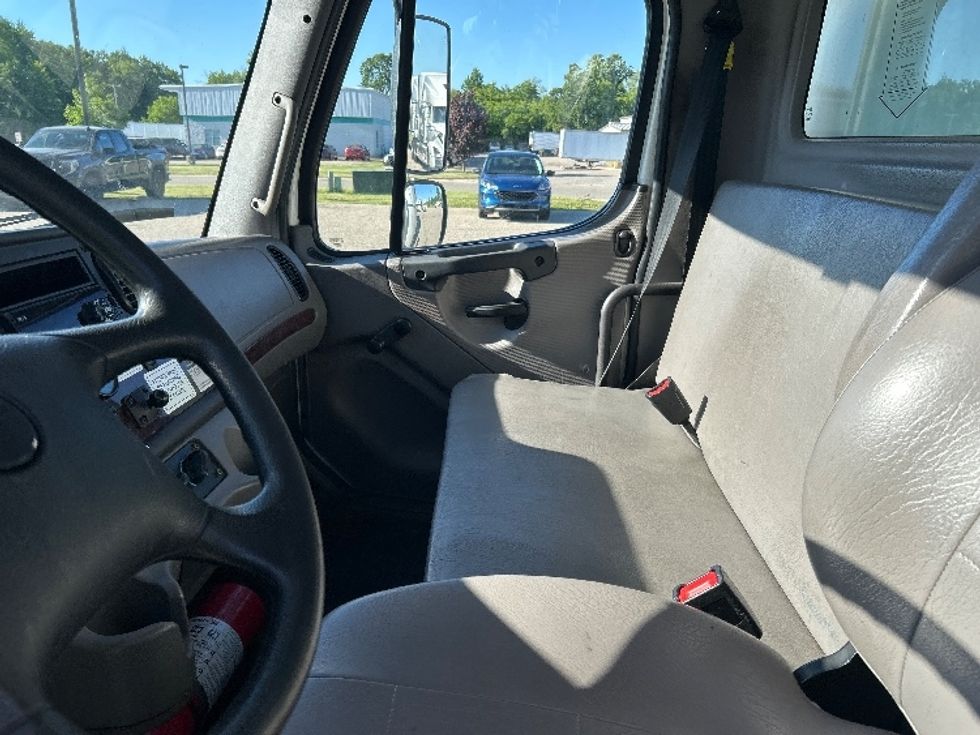 Medium Duty Box Truck-Light and Medium Duty Trucks-Freightliner-2020-M2-Lansing-MI-172,229\n\t\tmiles-$ 47,250 - Image 17