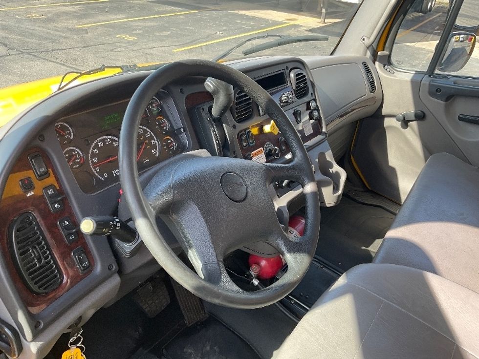 Medium Duty Box Truck-Light and Medium Duty Trucks-Freightliner-2020-M2-Lansing-MI-193,980\n\t\tmiles-$ 48,500 - Image 17