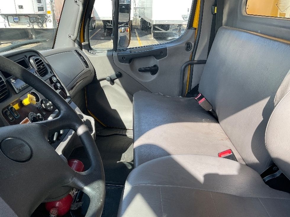 Medium Duty Box Truck-Light and Medium Duty Trucks-Freightliner-2020-M2-Lansing-MI-193,980\n\t\tmiles-$ 48,500 - Image 19