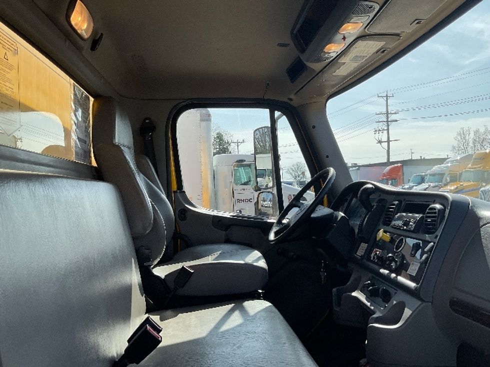 Medium Duty Box Truck-Light and Medium Duty Trucks-Freightliner-2020-M2-Lansing-MI-193,980\n\t\tmiles-$ 48,500 - Image 22