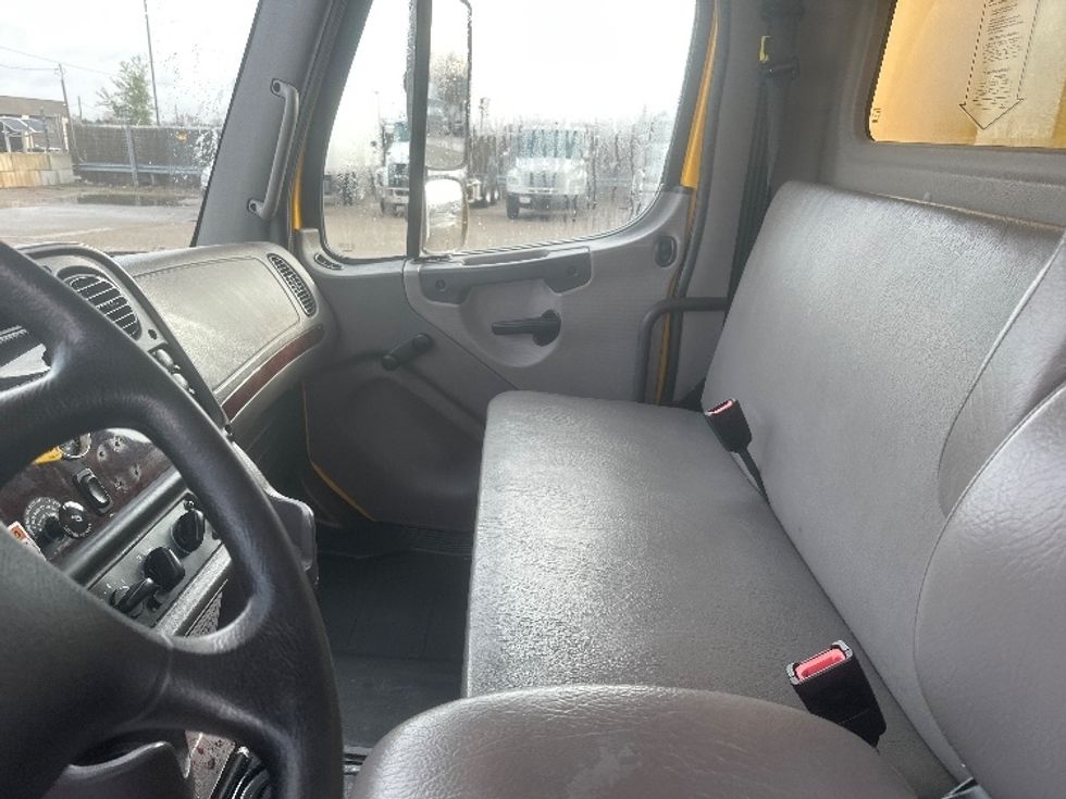 Medium Duty Box Truck-Light and Medium Duty Trucks-Freightliner-2020-M2-Lansing-MI-224,880\n\t\tmiles-$ 37,000 - Image 19