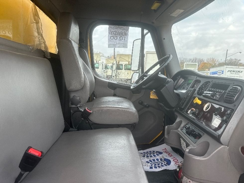 Medium Duty Box Truck-Light and Medium Duty Trucks-Freightliner-2020-M2-Lansing-MI-224,880\n\t\tmiles-$ 37,000 - Image 22