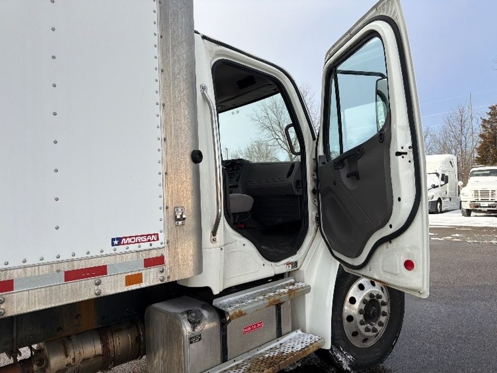 Medium Duty Box Truck-Light and Medium Duty Trucks-Freightliner-2020-M2-Lansing-MI-238,266\n\t\tmiles-$ 44,750 - Image 19