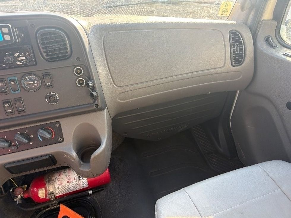 Medium Duty Box Truck-Light and Medium Duty Trucks-Freightliner-2020-M2-Lansing-MI-238,266\n\t\tmiles-$ 44,750 - Image 20