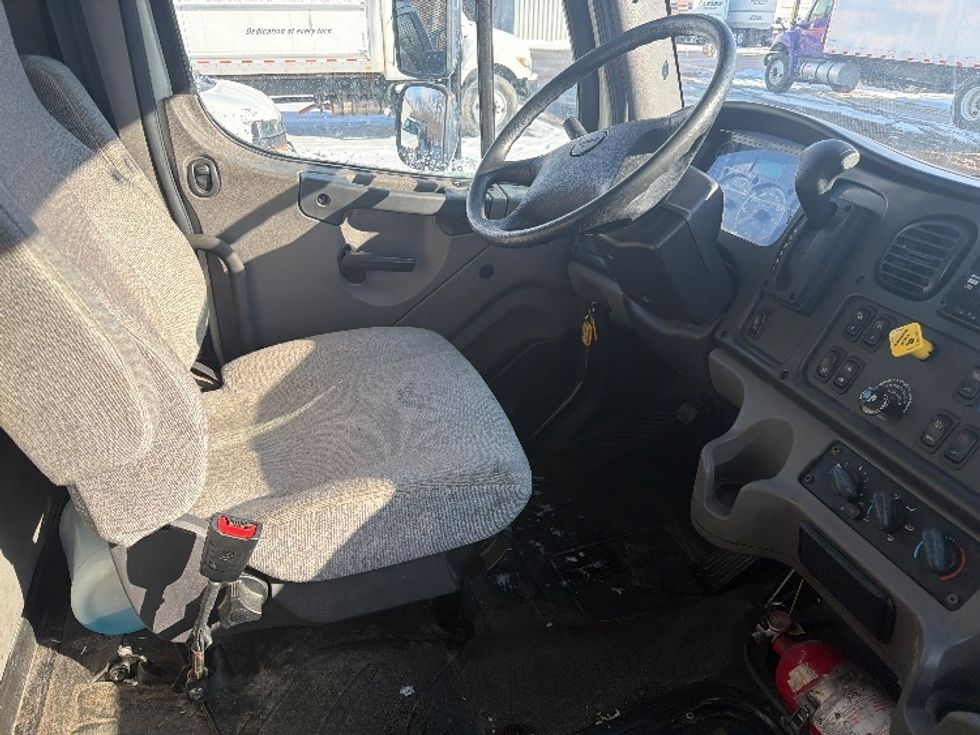 Medium Duty Box Truck-Light and Medium Duty Trucks-Freightliner-2020-M2-Lansing-MI-238,266\n\t\tmiles-$ 44,750 - Image 21