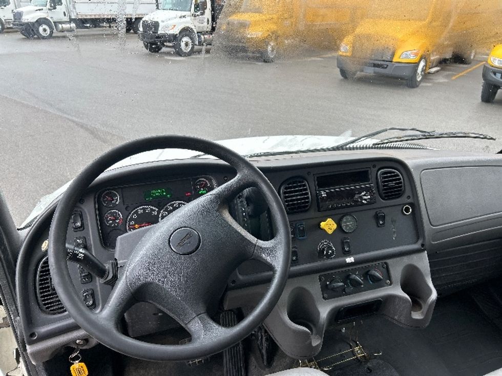 Medium Duty Box Truck-Light and Medium Duty Trucks-Freightliner-2020-M2-Lansing-MI-241,561\n\t\tmiles-$ 38,750 - Image 17