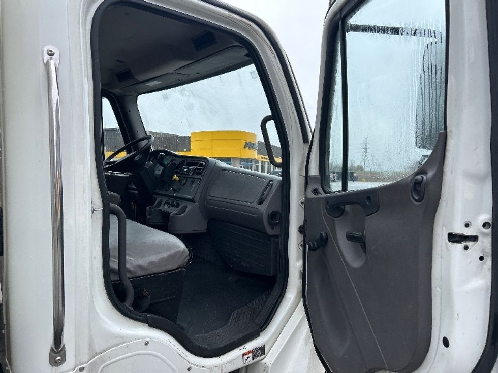 Medium Duty Box Truck-Light and Medium Duty Trucks-Freightliner-2020-M2-Lansing-MI-241,561\n\t\tmiles-$ 38,750 - Image 19