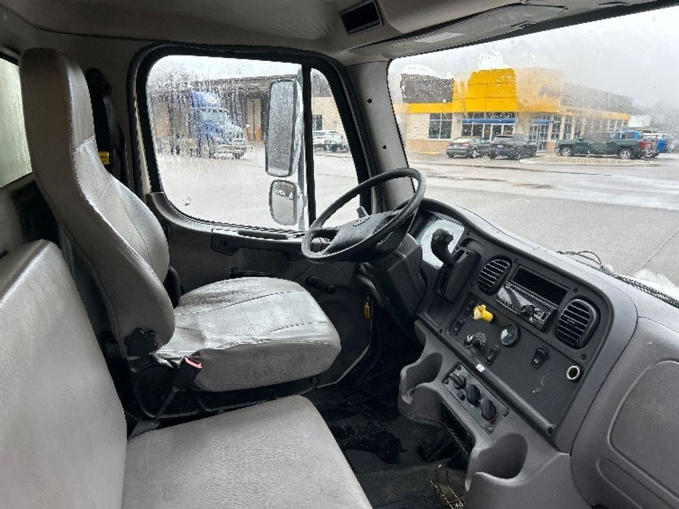 Medium Duty Box Truck-Light and Medium Duty Trucks-Freightliner-2020-M2-Lansing-MI-241,561\n\t\tmiles-$ 38,750 - Image 21