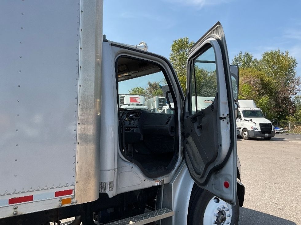 Medium Duty Box Truck-Light and Medium Duty Trucks-Freightliner-2020-M2-Lansing-MI-276,040\n\t\tmiles-$ 47,000 - Image 20