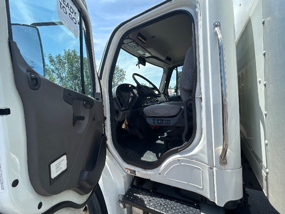 Medium Duty Box Truck-Light and Medium Duty Trucks-Freightliner-2020-M2-Lansing-MI-302,224\n\t\tmiles-$ 26,500 - Image 16
