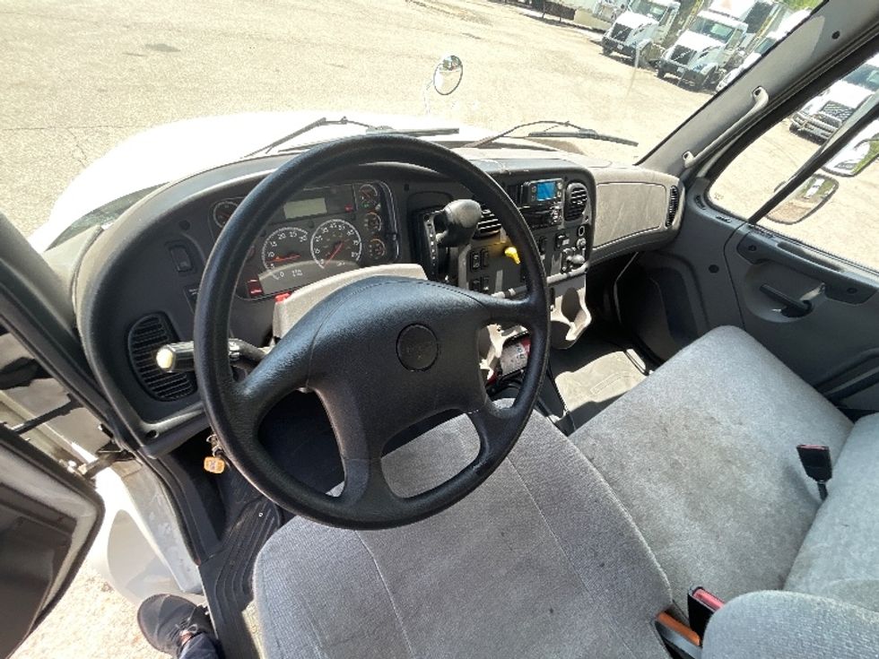 Medium Duty Box Truck-Light and Medium Duty Trucks-Freightliner-2020-M2-Lansing-MI-302,224\n\t\tmiles-$ 26,500 - Image 17