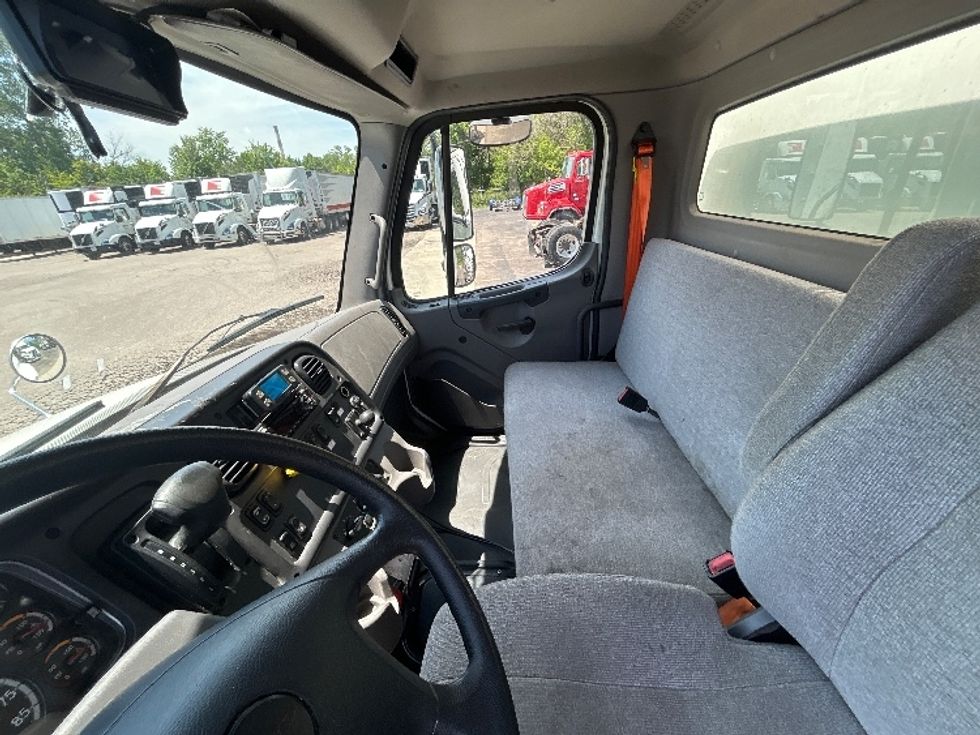 Medium Duty Box Truck-Light and Medium Duty Trucks-Freightliner-2020-M2-Lansing-MI-302,224\n\t\tmiles-$ 26,500 - Image 19
