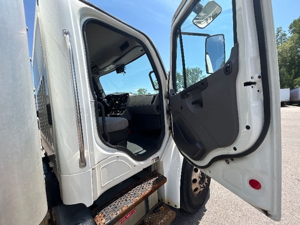 Medium Duty Box Truck-Light and Medium Duty Trucks-Freightliner-2020-M2-Lansing-MI-302,224\n\t\tmiles-$ 26,500 - Image 20