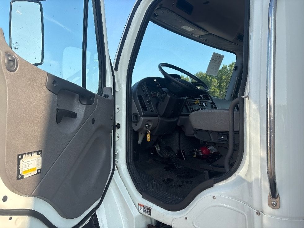 Medium Duty Box Truck-Light and Medium Duty Trucks-Freightliner-2020-M2-Lansing-MI-33,930\n\t\tmiles-$ 63,750 - Image 15