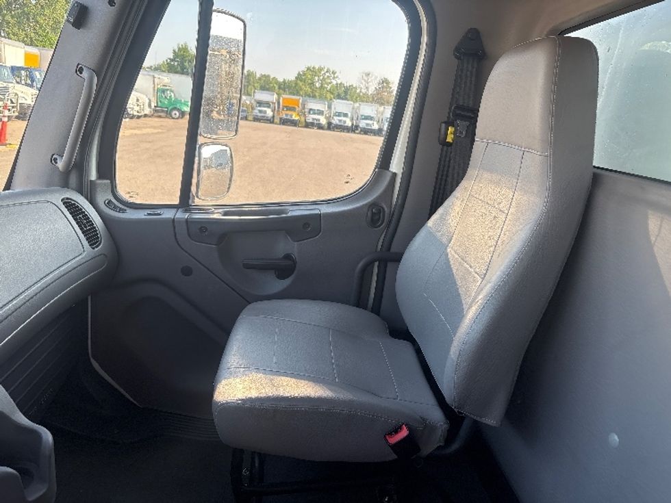 Medium Duty Box Truck-Light and Medium Duty Trucks-Freightliner-2020-M2-Lansing-MI-33,930\n\t\tmiles-$ 63,750 - Image 18