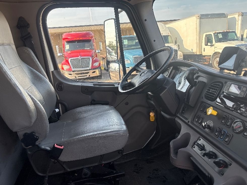 Medium Duty Box Truck-Light and Medium Duty Trucks-Freightliner-2020-M2-Lansing-MI-33,930\n\t\tmiles-$ 63,750 - Image 21