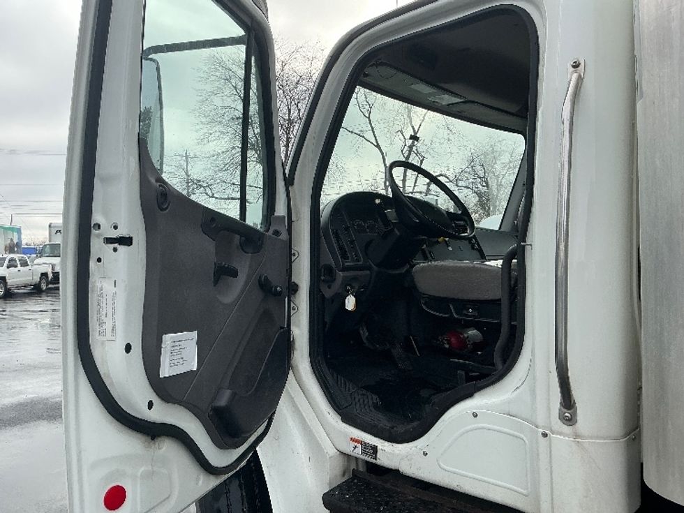 Medium Duty Box Truck-Light and Medium Duty Trucks-Freightliner-2020-M2-Lexington-KY-135,353\n\t\tmiles-$ 50,750 - Image 16